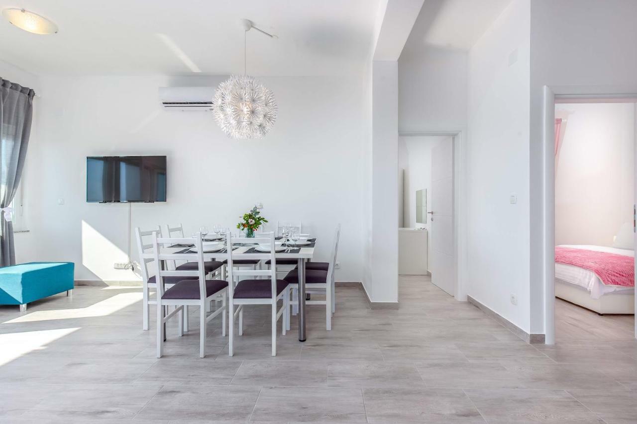 Villa Veronique Dramalj Exteriör bild
